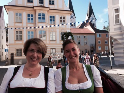 Mit der Wiesnk�nigin 2015 - Sandra Hoke