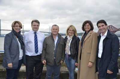 Besichtigung der Br�cken �ber den Firth of Forth bei Edinburgh: Derzeit wird eine dritte Br�cke, das sogenannte 