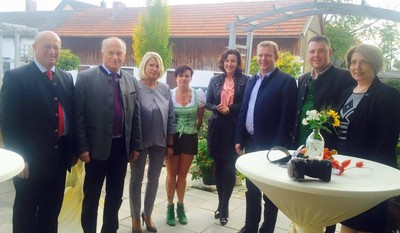 30 Jahre Frauen Union Eichst�tt: Ein w�rdiger Anlass um zu feiern. Anton Knapp, Reinhard Eichiner, Claudia Forster, Jana Pickl, Dorothee B�r, Reinhard Brandl, Tanja Schorer-Dremel