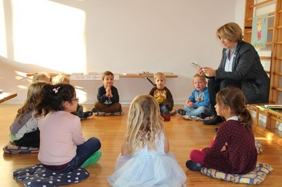 Geschichten oder B�cher vorgelesen zu bekommen, ist f�r Kinder wichtig - aber vor allem auch sch�n.