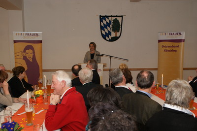 Vor meiner Rede bat ich die Anwesenden um eine Schweigeminute f�r die zu Tode gekommenen Personen des Zugungl�cks bei Bad Aibling.