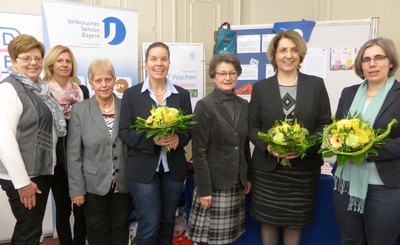 Marianne Herzog, Michaela Meixner, Sophie Miehling (Mitglieder des KDFB-Di�zesanvorstandes), Ute Bernd (VSB), Sigrid Holzer (VSB), Tanja Schorer-Dremel (MdL), Lisa Amon (Nachhaltigkeitsreferentin der Di�zese EI)