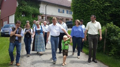 Einen interessanten Einblick in ihren Betrieb gew�hrte uns Familie Baur auf ihrem Heumilchbetrieb und Ferienhof.