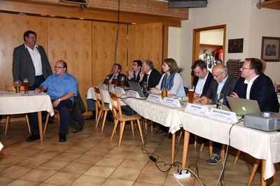 Sitzung des erweiterten CSU-Kreisvorstands im Landgasthof Braun in Mindelstetten/Imbath:   Gast ist Martin Ehrenhuber, Landesvorsitzender des Arbeitskreises Energiewende der CSU.