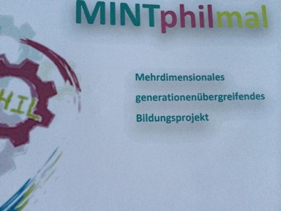 Als Vorsitzende der Kinderkommission des Bayerischen Landtags besuchte ich zusammen mit meiner Kollegin Gudrun Brendel-Fischern die VS Creu�en. Wir hospitierten in einem interessanten Unterricht