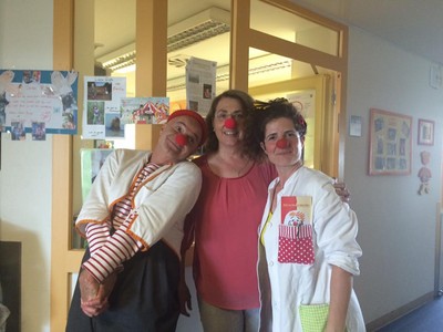 Als Vorsitzende der Kinderkommission war ich mit Pomodoro und Lupino in der Kinderkardiologie in Gro�hadern. Meine Hochachtung und mein Respekt vor der tollen Arbeit der Klinik Clowns hat sich vervielfacht! Wunderbar wie sehr sich die Kinder und die Eltern �ber einen Besuch gefreut haben und ein paar Minuten nicht an die Krankheiten gedacht haben.