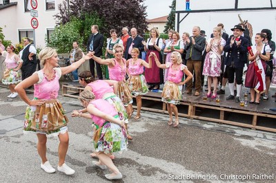 Ein wunderbarer Volksfestumzug in Beilngries - selbst der Regen zog sich zur�ck!