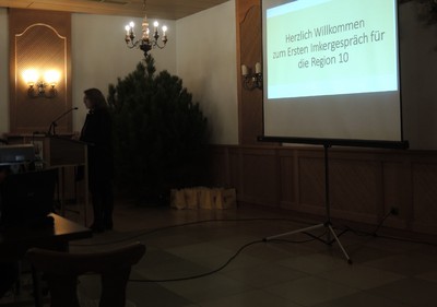Tanja Schorer-Dremel begr��t zum Ersten Imkergespr�ch der Region 10