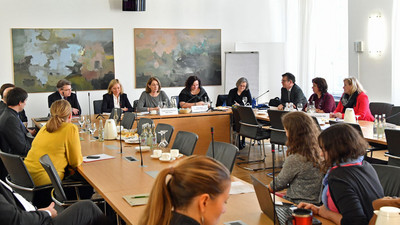 Gemeinsame Sitzung zum Thema Kinderehen mit dem Bayerischen Justizminister Winfried Bausback. | � Bildarchiv Bayerischer Landtag/ Rolf Poss