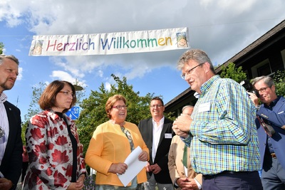 In Irschenberg waren die Abgeordneten in das Caritas-Kinderdorf eingeladen. |Foto: Rolf Poss � Bildarchiv Bayerischer Landtag
