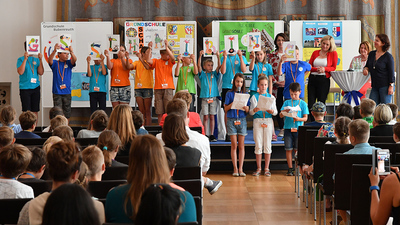 Entdeckertag | Foto: Rolf Poss
Vorstellungsrunde der teilnehmenden Schulen im Senatssaal | � Bildarchiv Bayerischer Landtag