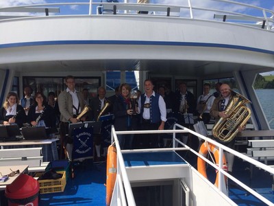 Am Forgensee mit den Reischenau Musikanten unter der Leitung von Georg Miller