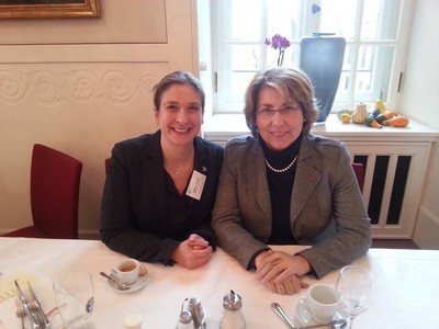Know How Transfer 2014 mit den Wirtschaftsjunioren Bayern e.V. und den Bayrischen Landtagsabgeordneten: Nadine Franke mit Tanja Schorer-Dremel