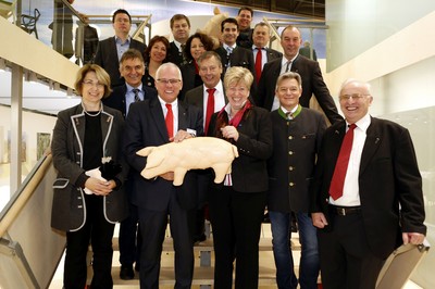 Der Ausschuss f�r Ern�hrung, Landwirtschaft und Forsten traf sich mit dem Parlamentarischen Staatssekret�r im Bundeslandwirtschaftsministerium, Peter Bleser