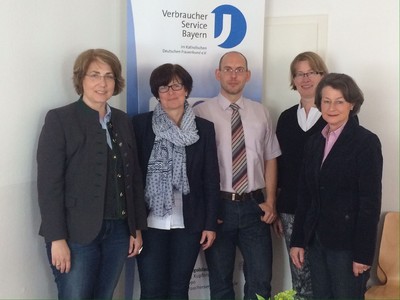 Tanja Schorer-Dremel zu Besuch beim VerbraucherService Bayern in Ingolstadt